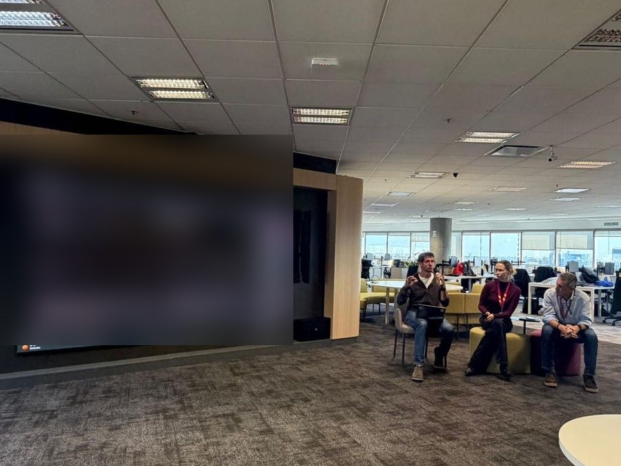 Bitácora del programa proyectada durante el cierre del sprint